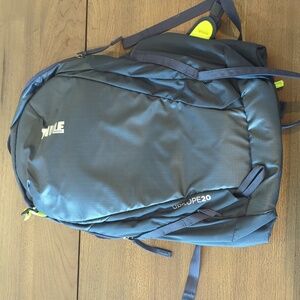 THULE UPSLOPE 20L SNOWSPORTS BACKPACK, BLACKEST BLUE